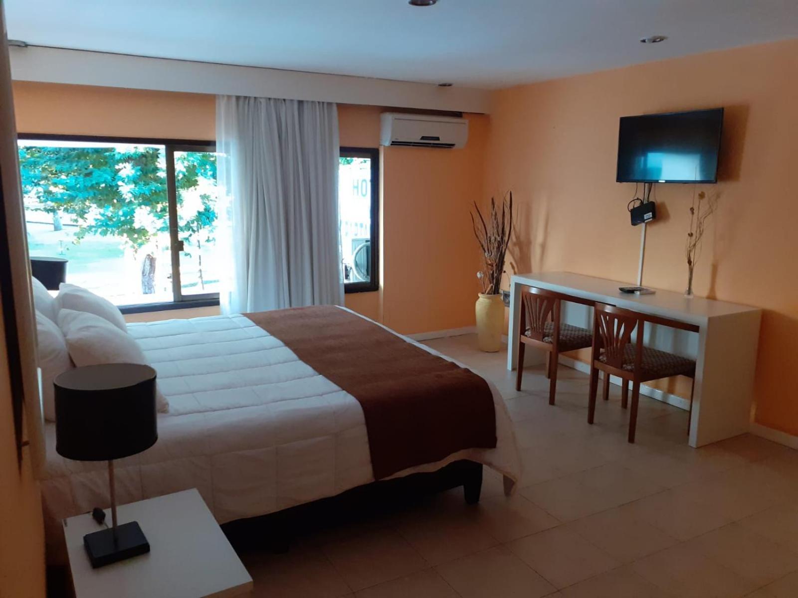 Nuevo Hotel Plaza ميناس المظهر الخارجي الصورة