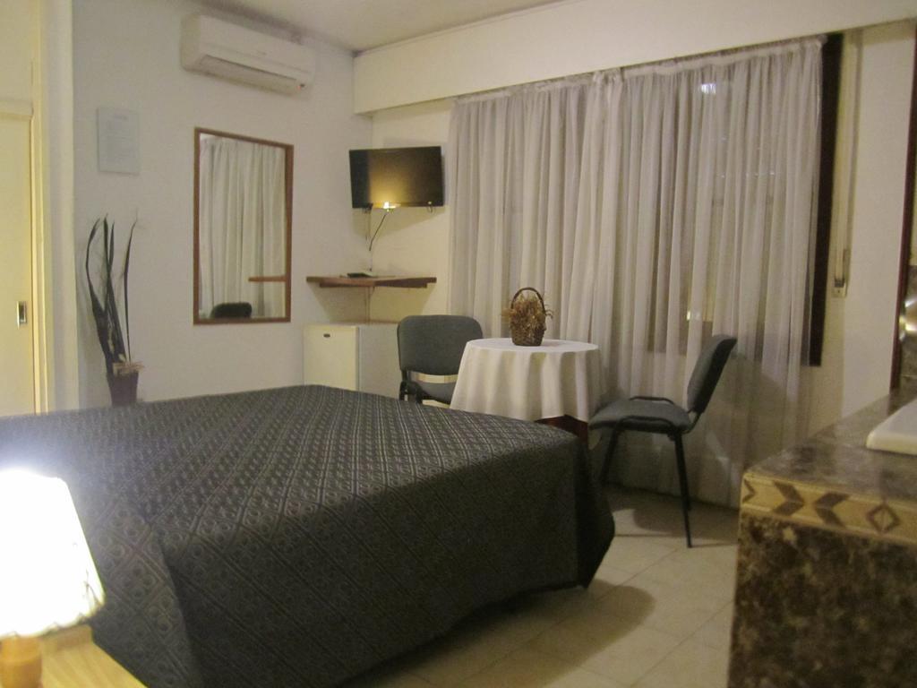 Nuevo Hotel Plaza ميناس المظهر الخارجي الصورة